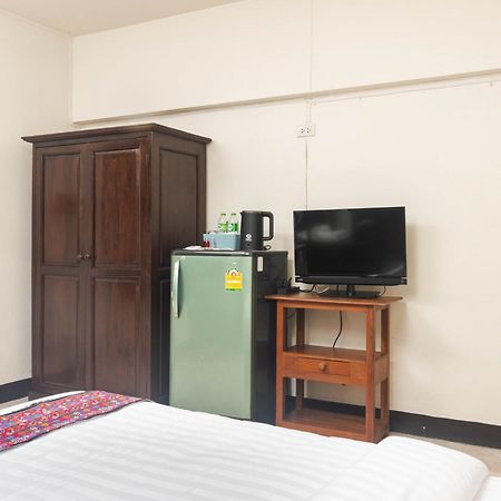 Sripoom House 1 Hotell Chiang Mai Exteriör bild