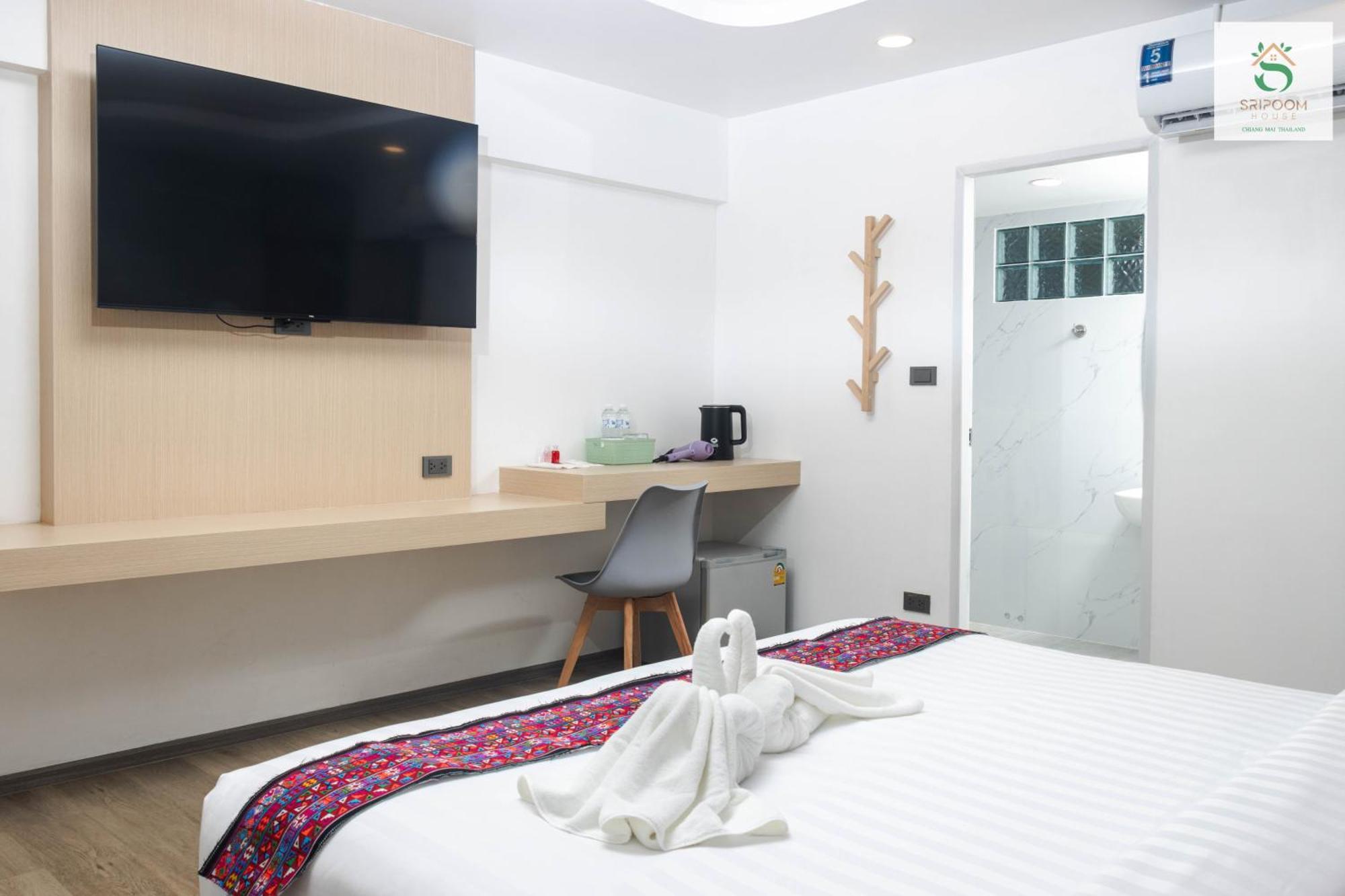 Sripoom House 1 Hotell Chiang Mai Exteriör bild